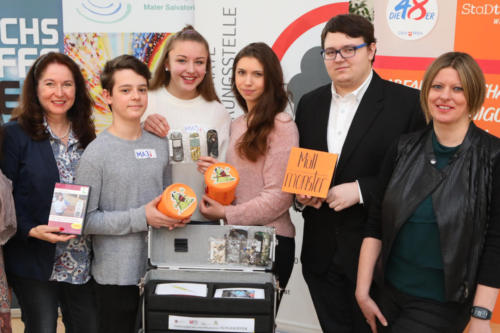Schülerpressekonferenz: Lässig sammeln statt uncool wegwerfen!