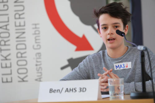 Schülerpressekonferenz: Lässig sammeln statt uncool wegwerfen!