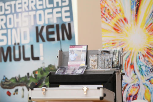 Schülerpressekonferenz: Lässig sammeln statt uncool wegwerfen!